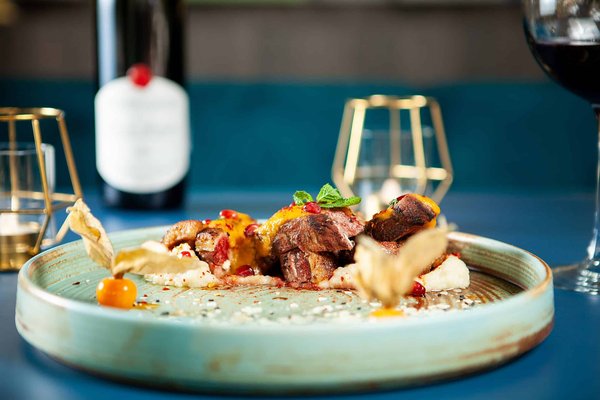 Comment profiter de tours gastronomiques gratuits dans des villes réputées pour leur cuisine ?